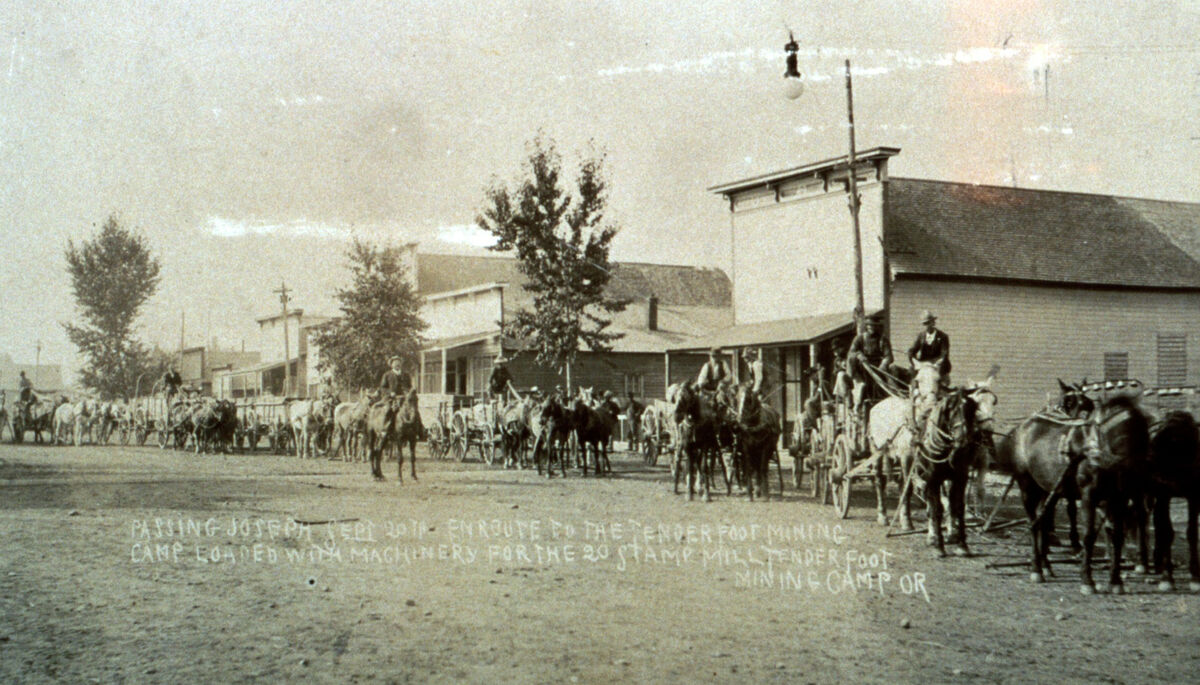 Caption reads, “Passing Joseph Sept [?] Enroute to the Tenderfoot Mining Camp, loaded with machinery for the [20?] stamp mill.“ The Tenderfoot Mine was “salted with gold“ to fool investors.